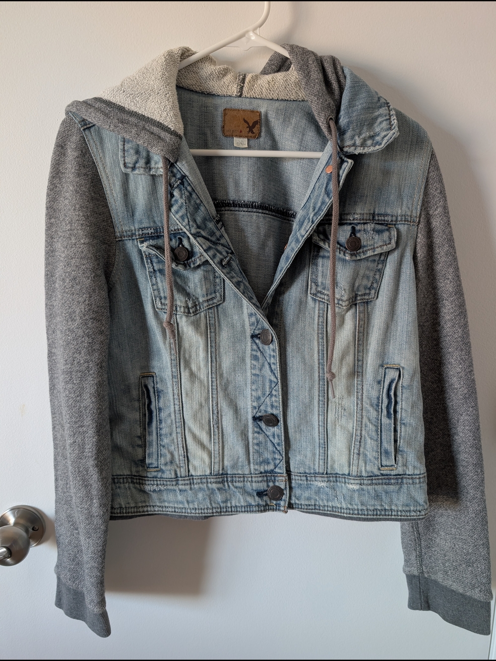 American Eagle- Women’s Light Wash Denim Hooded Jacket with Gray Knit Sleeves